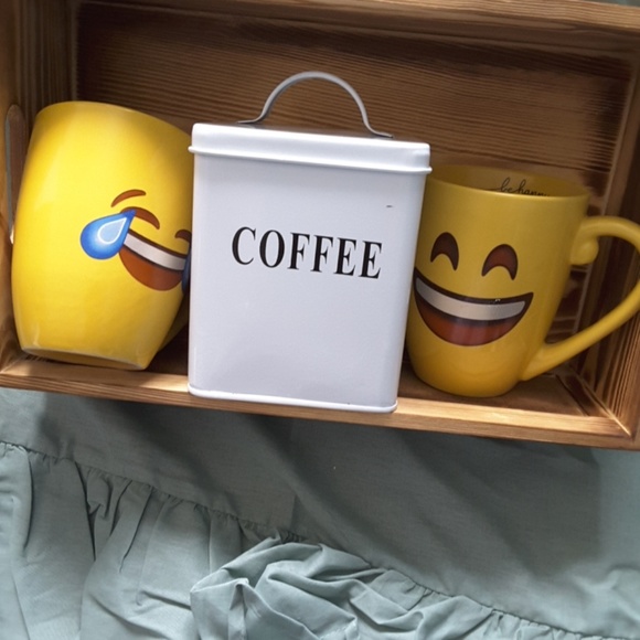 Boxes - Picture 3 of 3